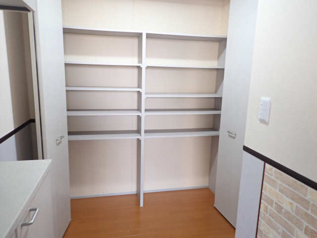 玄�関通路　収納